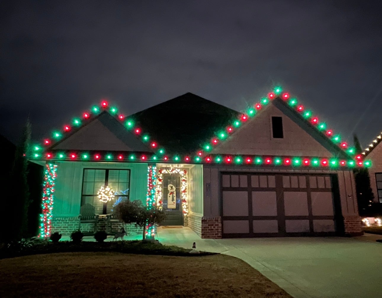 Christmas roofline and porch posts light installation service